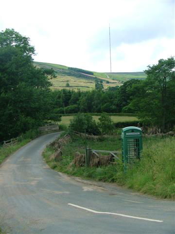 Green_Telephone_Box,_Fangdale_Beck_-_geograph.org.uk_-_23291