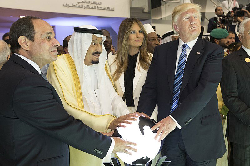 800px-abdel_fattah_el-sisi_king_salman_of_saudi_arabia_melania_trump_and_donald_trump_may_2017