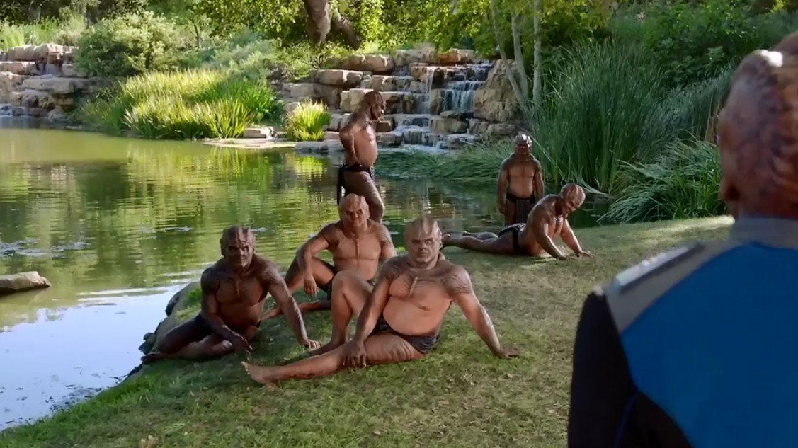 'Instintos básicos' (The Orville 2x02) critica las adicciones a las realidades virtuales.