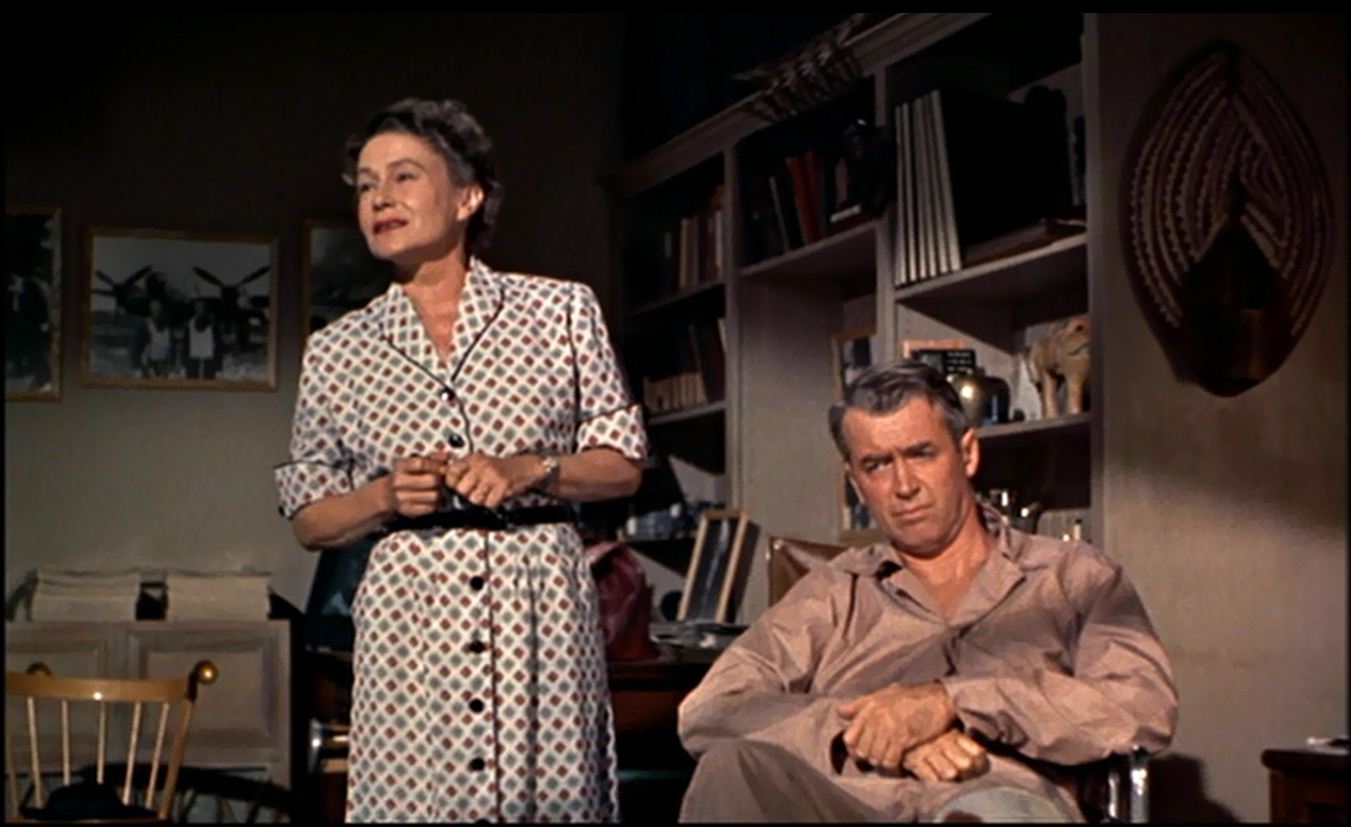 Thelma Ritter y James Stewart en La ventana indiscreta