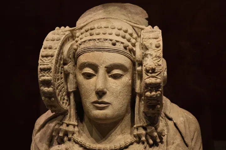 la dama de elche portada